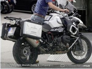 Prime foto spia della nuova Bmw R1200GS raffredata a liquido