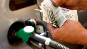 Terni, prezzi benzina, ecco dove conviene fare rifornimento: osservatorio di Confconsumatori e Aci