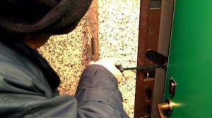 Ferentillo, sorpresi a forzare la porta di una casa: arrestati dai carabinieri
