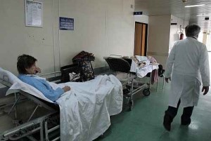 Ospedale di Terni: alcuni malati parcheggiati in corridoio. Cambio turno non sarà retribuito