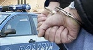 Tenta di rubare in un ipermercato, giovane ternano arrestato
