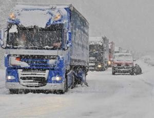 Neve, problemi di viabilità su tutte le strade provinciali di Terni. E45 e Somma bloccate