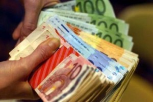 Pagati in contanti 70mila euro, nei guai un professionista e due imprenditori ternani