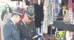 Oltre 150 negozi controllati da guardia di finanza di Terni nel fine settimana, decine di violazioni