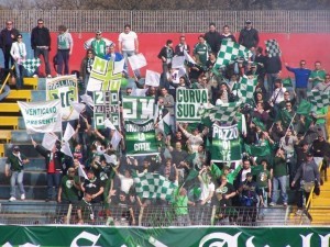 Daspo a tre ultras dell’Avellino: al Liberati avevano lanciato oggetti e fumogeni contro i tifosi rossoverdi