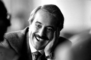 Vent’anni dalla strage di Capaci, consiglio comunale ricorda Falcone, sindacati presidiano Prefetture