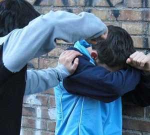 ”Non devi cercarmi su Facebook”, 16enne massacra di botte coetaneo