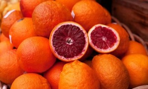 Le arance rosse tengono alla larga tumori e obesità
