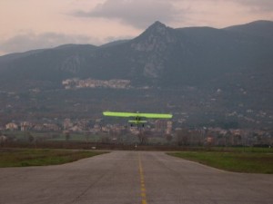 Aviosuperfice di Terni, paracadutista 35enne atterra violentemente: ricoverato al Santa Maria
