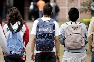 Marinano la scuola e per non perdere il treno rubano biciclette: tre 15enni denunciati per furto
