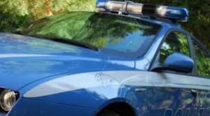 Terni, si toglie mutande e invita una signora a guardarlo: ternano denunciato per atti osceni in un parco