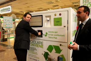 Terni, all’E.Leclerc Pianeta sconti sulla spesa per chi ricicla contenitori in tetra pak