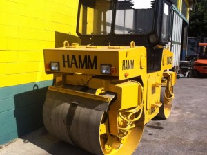 Incidente sul lavoro a San Gemini: operaio reatino cade dal rullo per asfalto, rischia paralisi