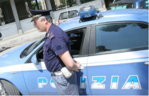 Terni, infastidisce clienti davanti a grande magazzino: senegalese irregolare espulso