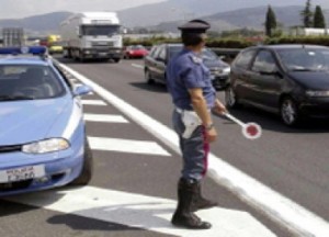 Terni, controlli straordinari della polizia: 300 persone identificate, tre denunce