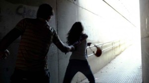 Terni, aggressione alla trans, il racconto: l’hanno insultata, picchiata e provato a tagliarle le vene