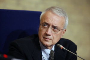 Paolo Flores D’Arcais presenta il suo libro a Terni: ”La Democrazia ha bisogno di Dio. Falso!”