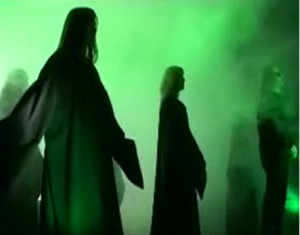 Halloween, messa nera al cimitero di Narni: gattino nero sarebbe stato sacrificato, salvato da Aidaa