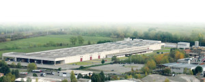 Tione, lavoratori si oppongono a smontaggio di una linea e occupano stabilimenti