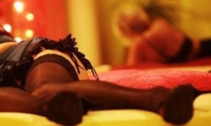 Terni, prostitute e travestiti, blitz in casa di appuntamenti: denunciati venezuelana e ternano