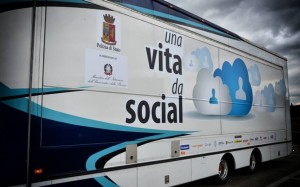 Terni, polizia, campagna educativa ”Una vita da social”: Antenucci e Mogol i testimonial