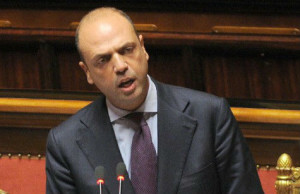 Ast, scontri a Roma, Alfano: ”Carica dopo che corteo non ha rispettato l’alt”