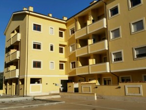 Terni, storia di un palazzo abbandonato, abitanti costretti dai ladri ad andarsene