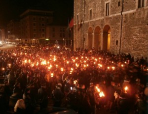 Terni, migliaia in piazza per David, il ricordo straziante, le sue ultime parole