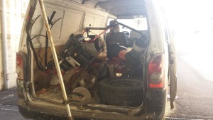 Amelia, in un furgone il bottino di 5 furti commessi a Todi: rumeno arrestato dopo inseguimento