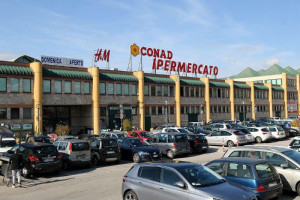 centro commerciale Pianeta Cospea