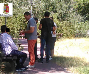 Terni, controlli antidroga: due spacciatori marocchini denunciati