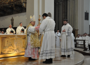 Terni, il vescovo ai sacerdoti: “Troppi per la propria strada, serve comunione”