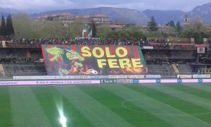 Ternana, il cuore non basta: il Crotone passa al Liberati 2-1