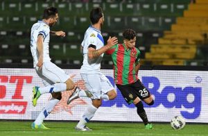 Ternana: firmano Cason e Petriccione, triennale per Sernicola