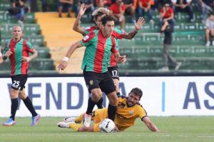 Ternana, vittoria scacciacrisi nonostante gli errori: col Novara è 4-3