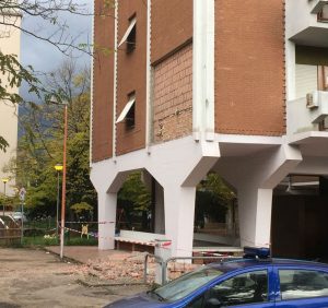 Terni, crolla parte del muro di un palazzo in via Cesare Battisti