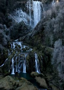 Cascata delle Marmore, lo spettacolo dell’acqua ghiacciata: le foto di Ubaldi