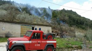 Ferentillo, incendio: a fuoco sterpaglie e vegetazione